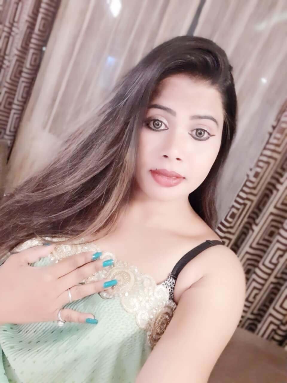 Escort Service Tiya In Noida